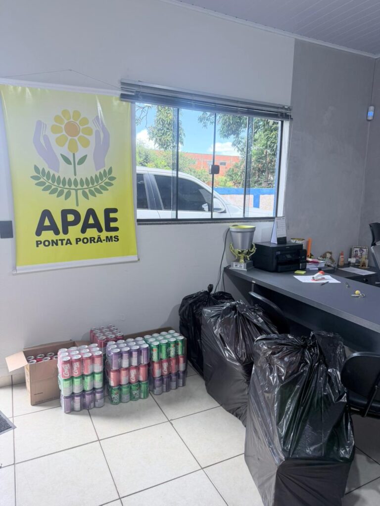 Empresários da Agro Campo S.A fazem doação a Apae de Ponta Porã Empresários da Agro Campo S.A fazem doação a Apae de Ponta Porã