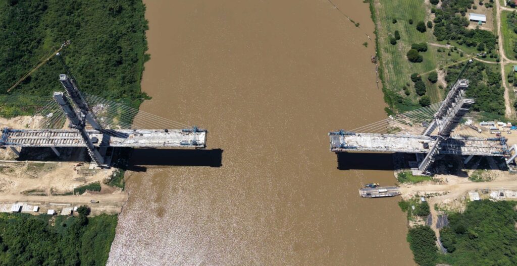 Distância para ponte da Rota Bioceânica ligar Brasil e Paraguai cai para 109 metros