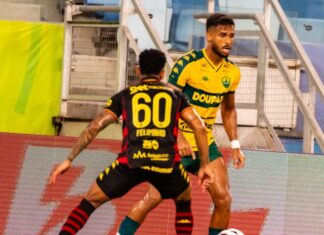 Category "Esportes" com ad especifico contratado