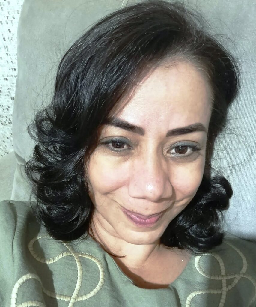 Saiba quem faz aniversário hoje, dia 08/03/26, por Dora Nunes