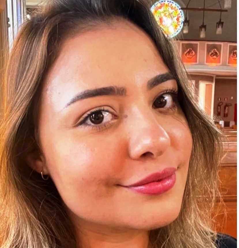 Saiba quem faz aniversário hoje, dia 08/03/26, por Dora Nunes