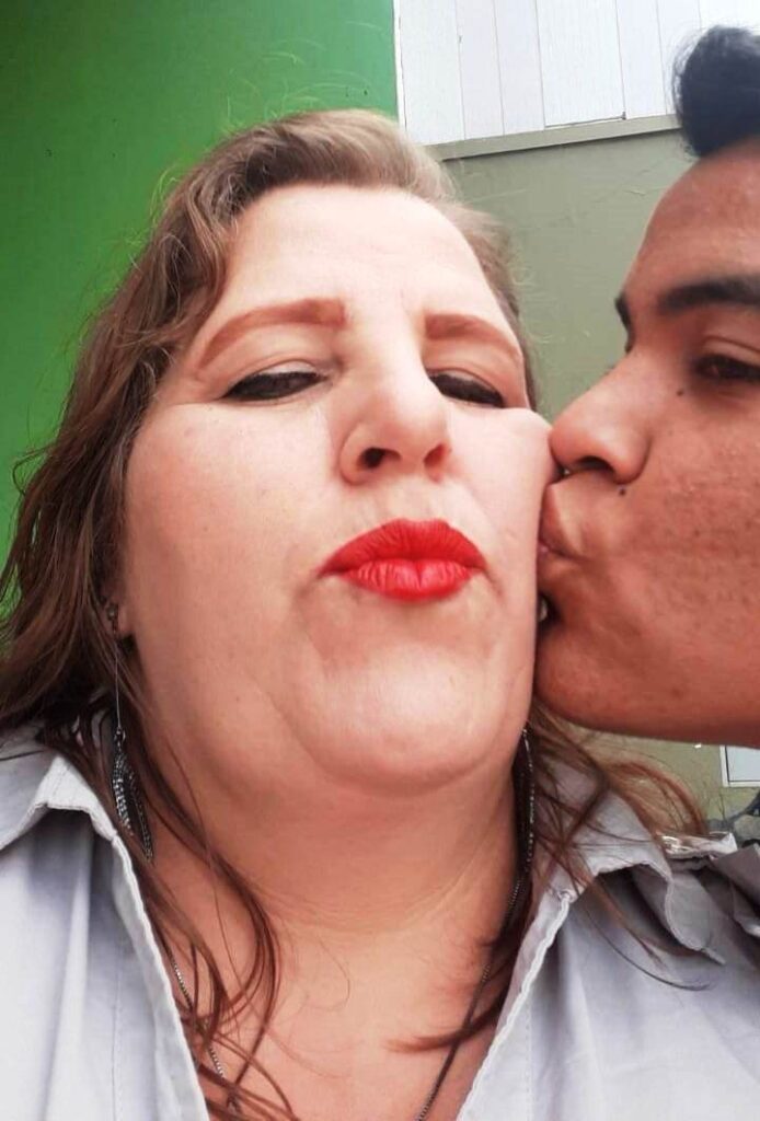 Saiba quem faz aniversário hoje, dia 08/03/26, por Dora Nunes