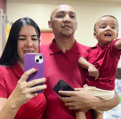 Confira os aniversariantes desse dia 08/03/26, por Dora Nunes