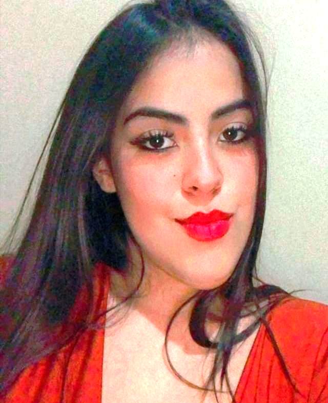 Saiba quem faz aniversário hoje, dia 08/03/26, por Dora Nunes