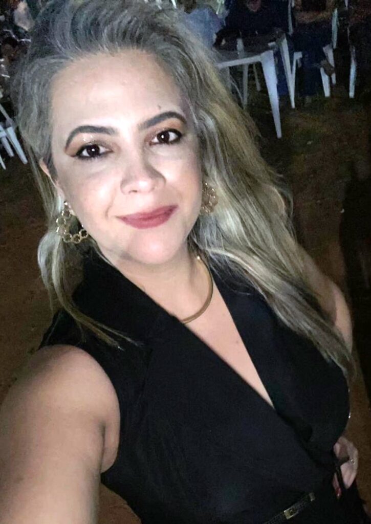 Saiba quem faz aniversário hoje, dia 08/03/26, por Dora Nunes