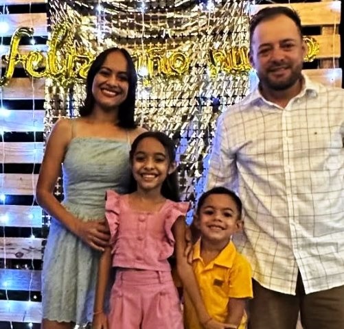 Confira os aniversariantes desse dia 08/03/26, por Dora Nunes