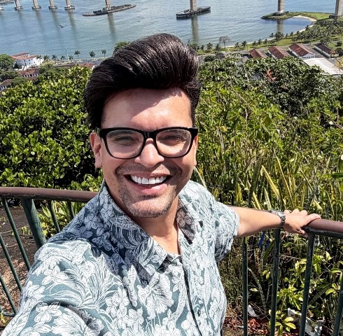 Confira os aniversariantes desse dia 08/03/26, por Dora Nunes