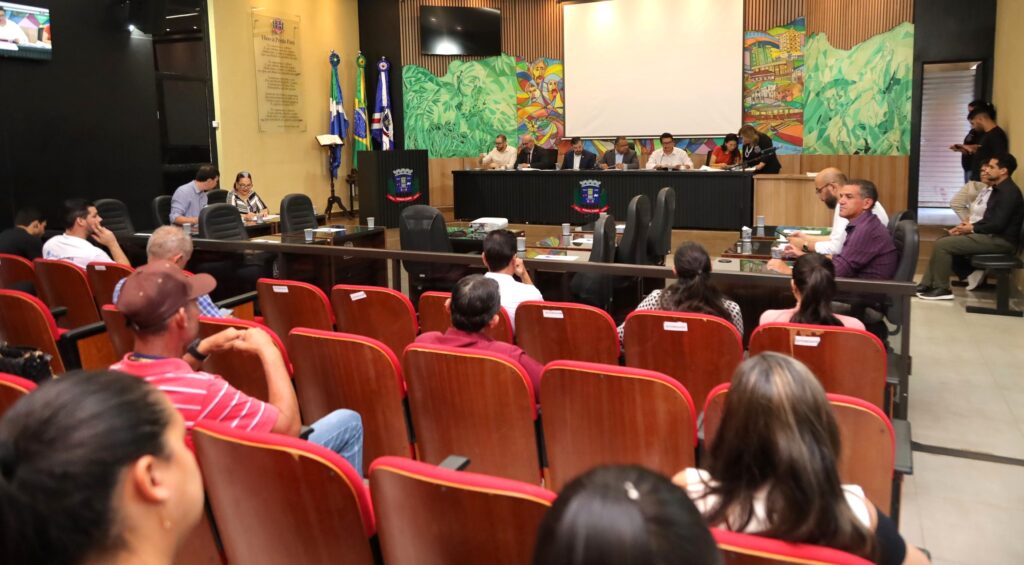 Energisa dá "calote" em Audiência Pública e prefere silêncio diante de reclamações