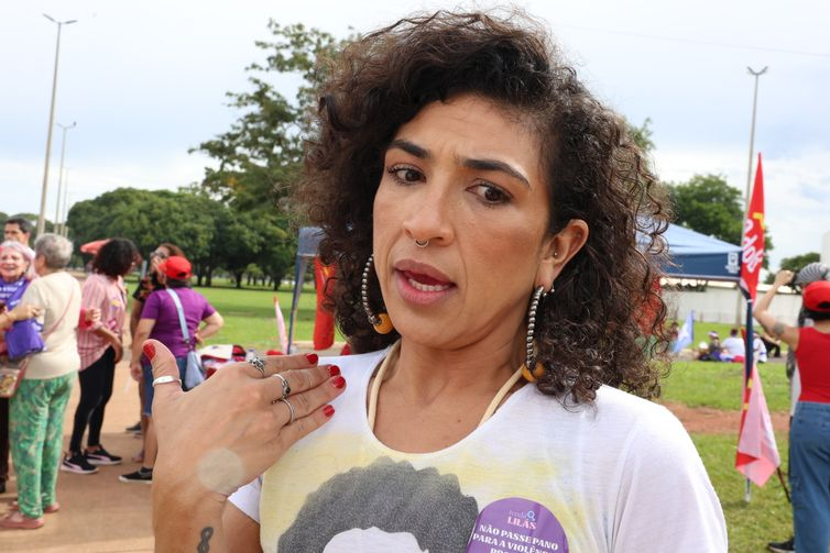 “Parem de nos matar”: exigem mulheres no 8 de março em Brasília “Parem de nos matar”: exigem mulheres no 8 de março em Brasília