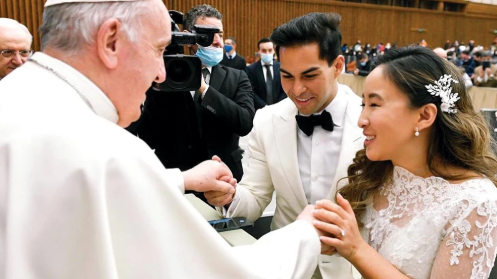 El Papa León apoya iniciativa de Francisco, sobre comunión para divorciados que vuelven a casarse