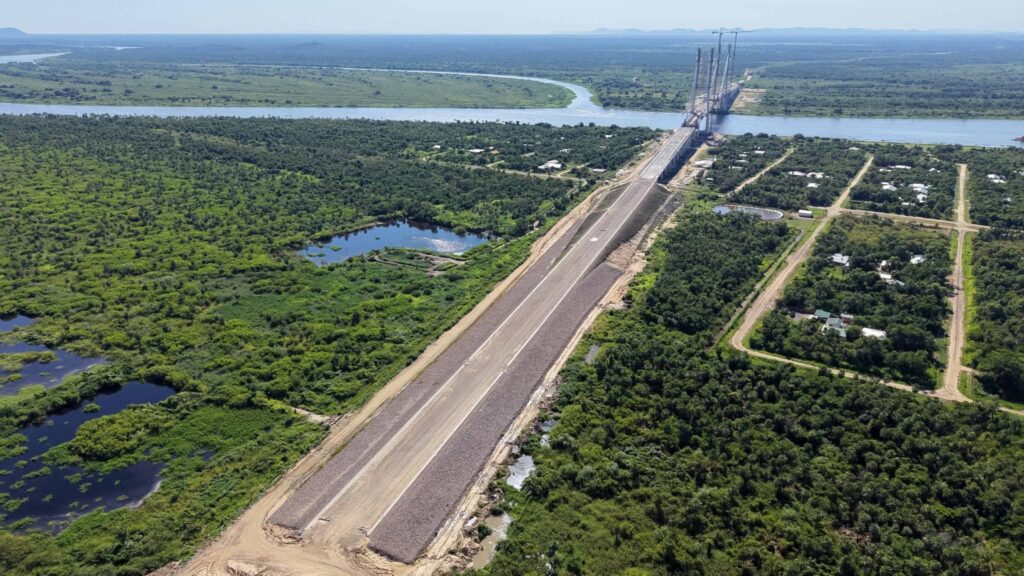 Obras da ponte da Rota Biocêanica entram na reta final para unir Brasil e Paraguai Obras da ponte da Rota Biocêanica entram na reta final para unir Brasil e Paraguai
