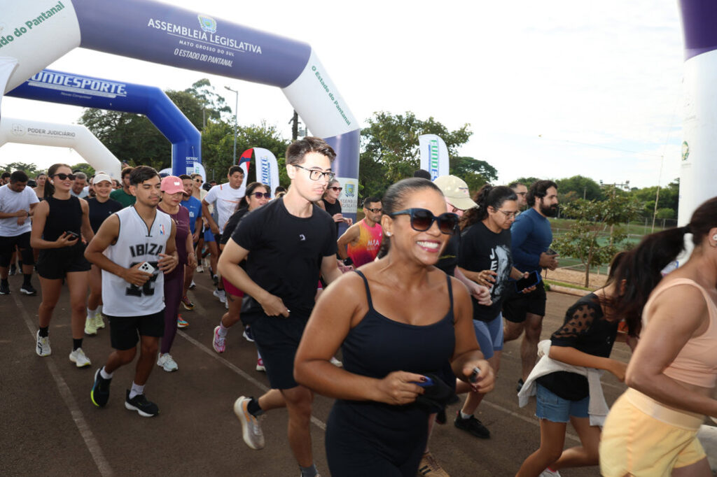 4ª Corrida dos Poderes: Mais de mil pessoas encaram o calor e participaram do primeiro treinão
