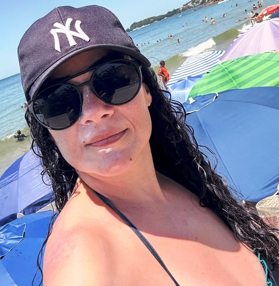 Saiba quem faz aniversário hoje, dia 25/04/26, por Dora Nunes