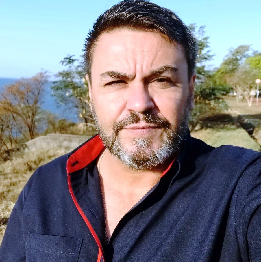 Saiba quem faz aniversário hoje, dia 12/04/26, por Dora Nunes