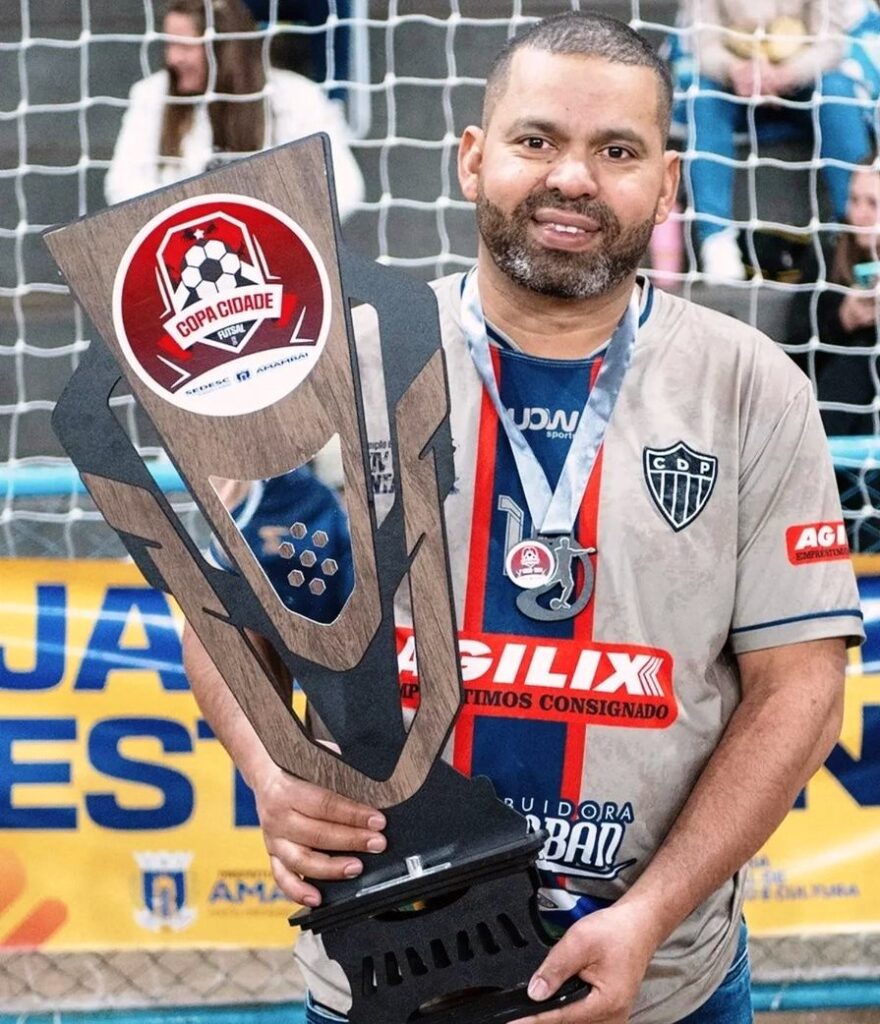 Saiba quem faz aniversário hoje, dia 12/04/26, por Dora Nunes