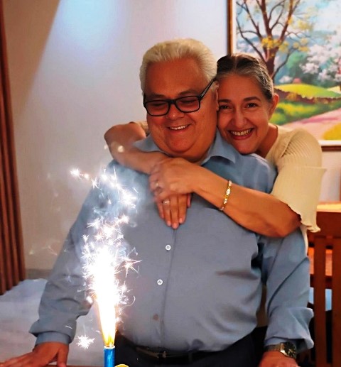 Confira os aniversariantes desse dia 01/05/26, por Dora Nunes