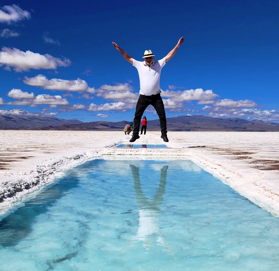 Confira os aniversariantes desse dia 28/04/26, por Dora Nunes