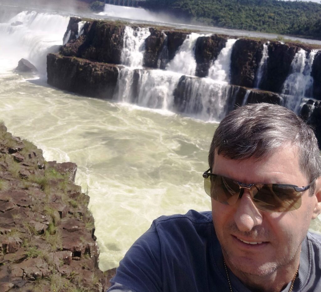 Confira os aniversariantes desse dia 24/04/26, por Dora Nunes