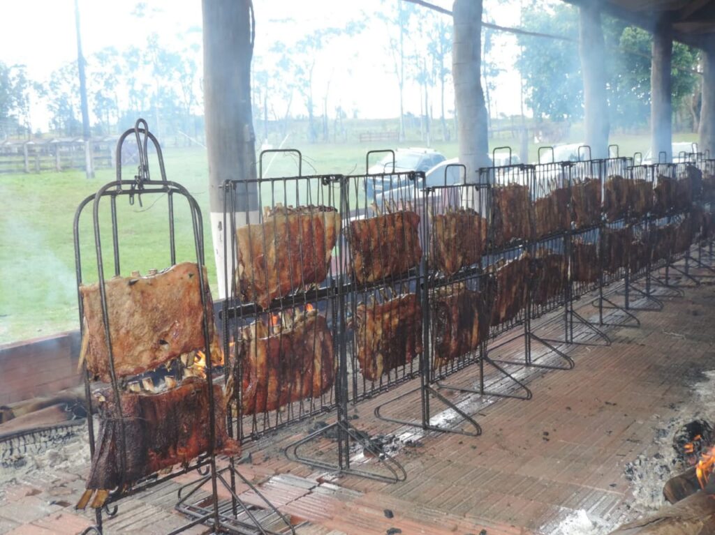 Ponta Porã: Domingo é dia de costelão no CTG Querência da Saudade