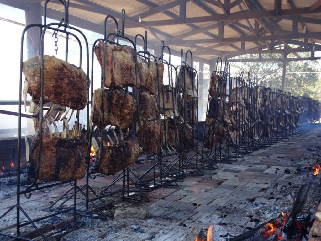 Ponta Porã: Domingo é dia de costelão no CTG Querência da Saudade