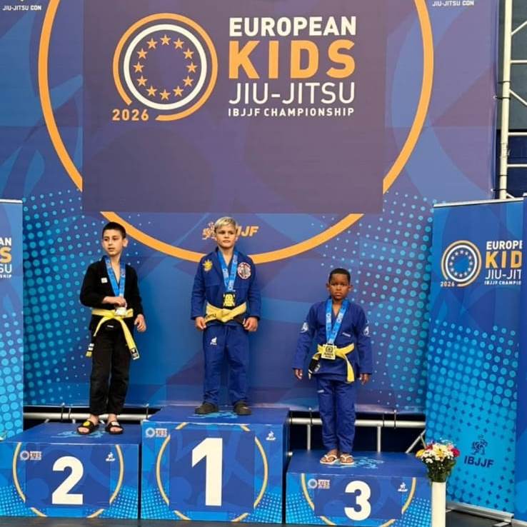 Ponta Porã: Lutadores da família Santos são destaque em evento na Irlanda do Norte