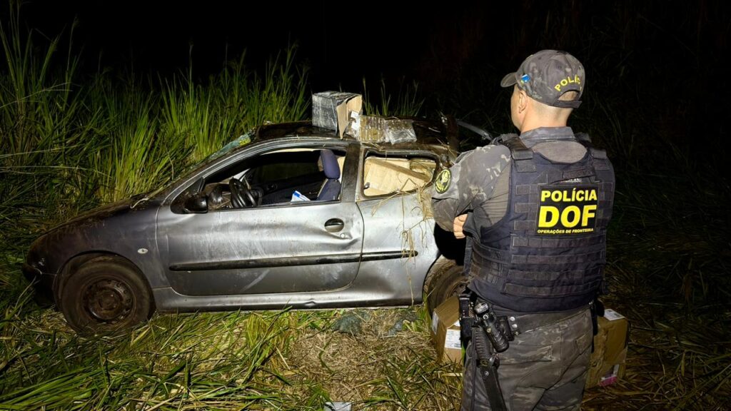 Drogas, agrotóxicos e cigarros eletrônicos são apreendidos após perseguição e capotamento