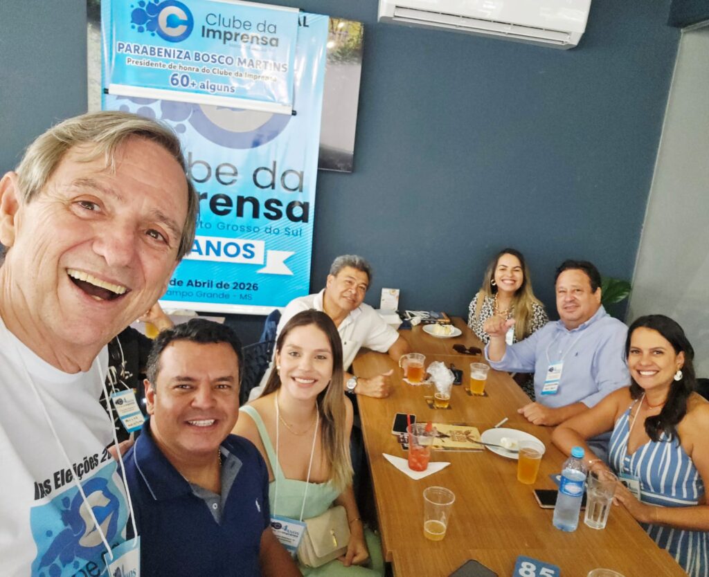 Campanhas eleitorias 2026 podem ficar 50% mais baratas com IA, afirma jornalista em palestra do Clube da Imprensa