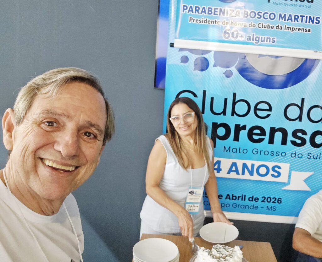 Campanhas eleitorias 2026 podem ficar 50% mais baratas com IA, afirma jornalista em palestra do Clube da Imprensa