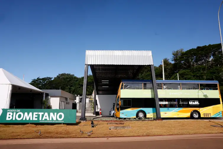 Energia solar em Itaipu tem potencial para dobrar capacidade da usina