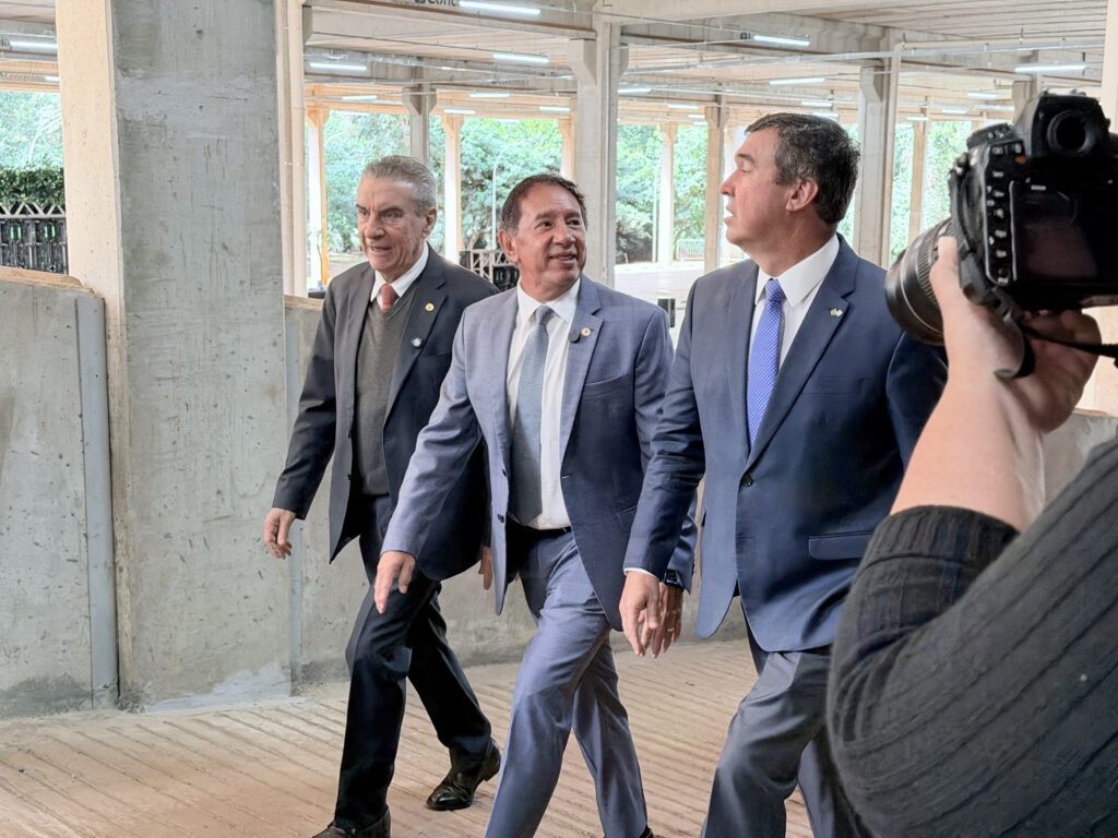 Gerson destaca preservação da memória institucional em inauguração do estacionamento e lançamento de livro dos 45 anos da ALEMS