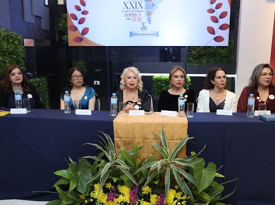 Maria Cristina Peralta de Kist toma posse como Governadora do Clube Soroptimista da América do Sul Maria Cristina Peralta de Kist toma posse como Governadora do Clube Soroptimista da América do Sul