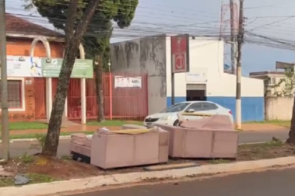 Ponta Porã: Jogar lixo em via pública é crime ambiental e pode gerar multa e prisão