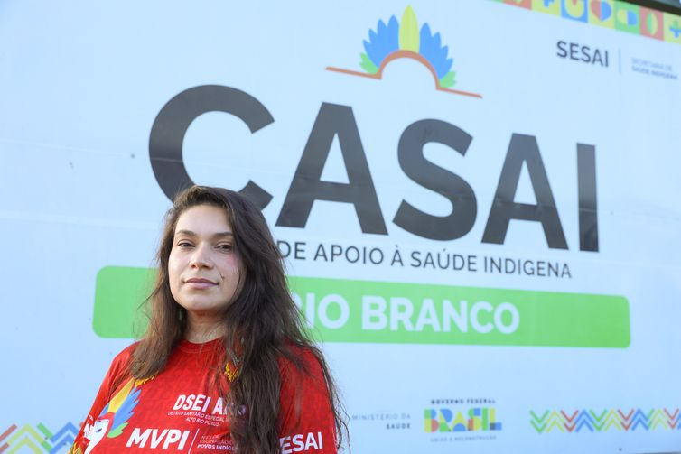 Profissionais de saúde vencem desafios para vacinação em área indígena Profissionais de saúde vencem desafios para vacinação em área indígena
