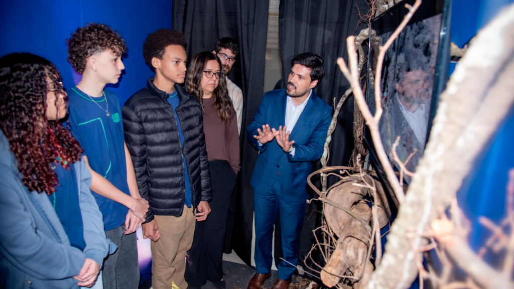 TCE-MS recebe estudantes da rede estadual em experiência que une sustentabilidade, cidadania e controle social TCE-MS recebe estudantes da rede estadual em experiência que une sustentabilidade, cidadania e controle social