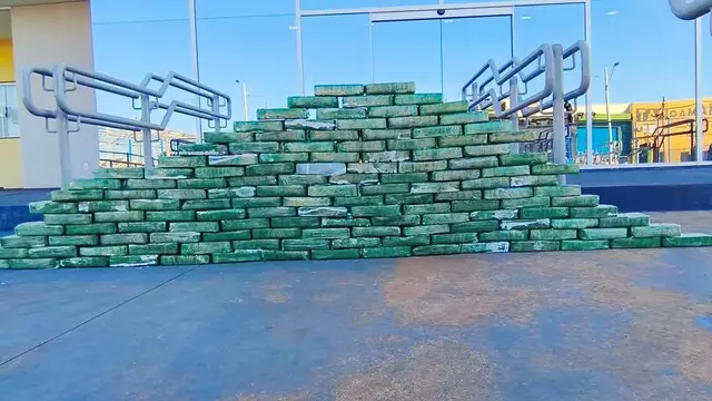 Caminhoneiro paranaense é preso com carga milionária de cocaína em carreta