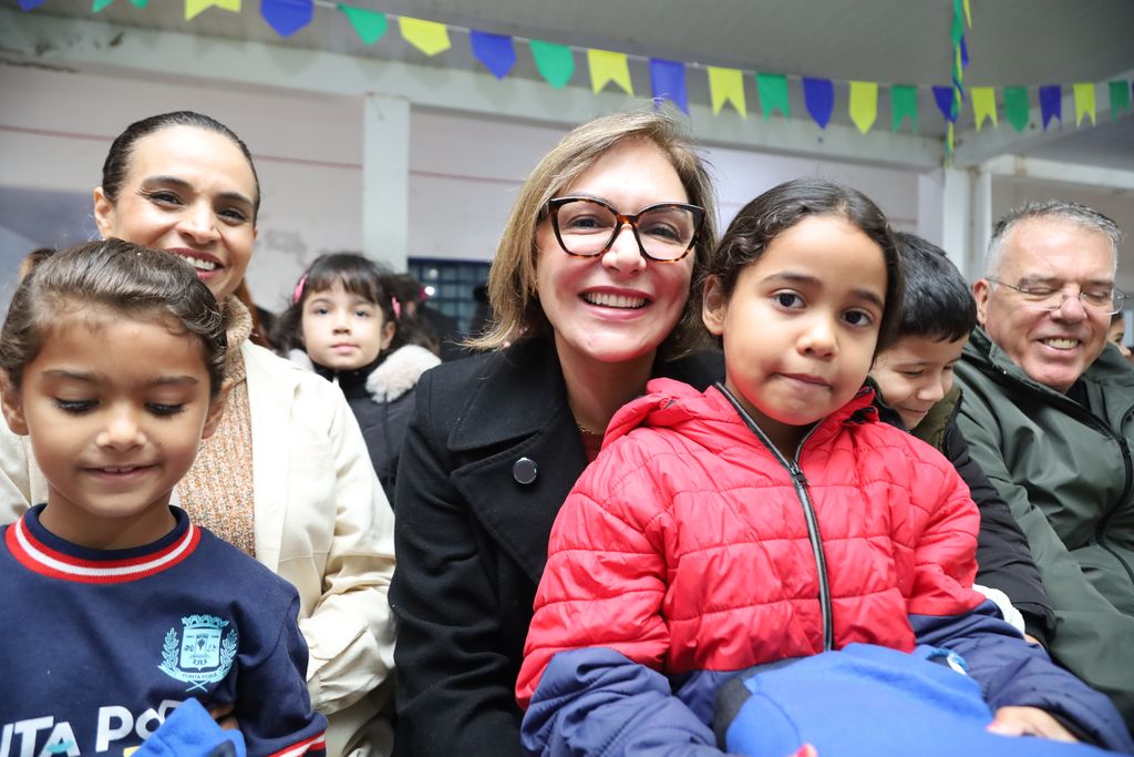 Prefeitura de Ponta Porã entrega 26 mil peças de agasalhos para alunos e famílias em vulnerabilidade Prefeitura de Ponta Porã entrega 26 mil peças de agasalhos para alunos e famílias em vulnerabilidade