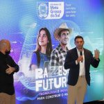 Em parceria inédita com Google, Governo de MS vai oferecer inteligência artificial nas escolas e criar CEP Rural Em parceria inédita com Google, Governo de MS vai oferecer inteligência artificial nas escolas e criar CEP Rural
