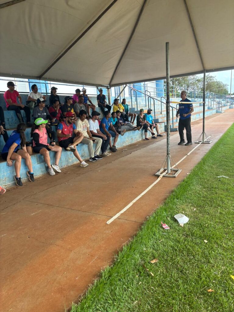 Nesta segunda-feira encerram as inscrições para o Curso de Arbitragem em Atletismo Nesta segunda-feira encerram as inscrições para o Curso de Arbitragem em Atletismo
