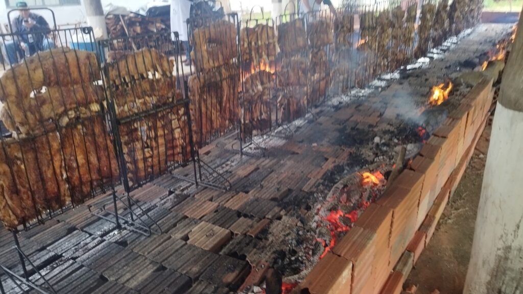 Ponta Porã: Costelão fogo de chão do CTG Querência da Saudade é atração do domingo