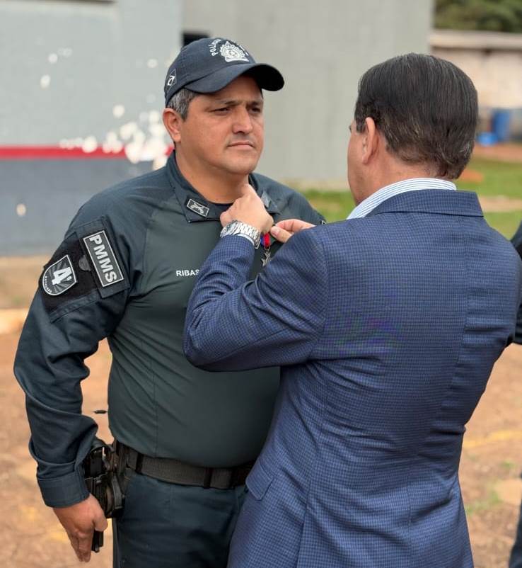 Ponta Porã: 4º BPM realiza solenidade de entrega da medalha de tempo de serviço a policiais militares Ponta Porã: 4º BPM realiza solenidade de entrega da medalha de tempo de serviço a policiais militares