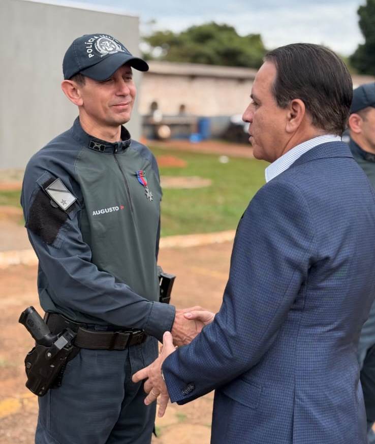 Ponta Porã: 4º BPM realiza solenidade de entrega da medalha de tempo de serviço a policiais militares Ponta Porã: 4º BPM realiza solenidade de entrega da medalha de tempo de serviço a policiais militares