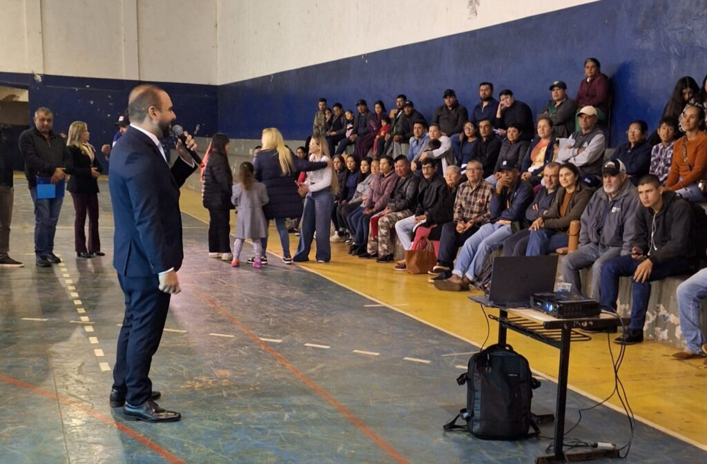 Prefeitura de Ponta Porã se reúne com moradores do Altos da Glória e Universitário para discutir regularização fundiária Prefeitura de Ponta Porã se reúne com moradores do Altos da Glória e Universitário para discutir regularização fundiária