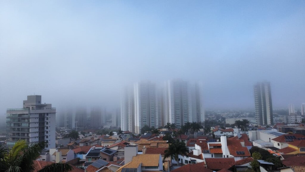 Nevoeiro cobre Ponta Porã e em manhã fria; temperatura sobe no fim de semana