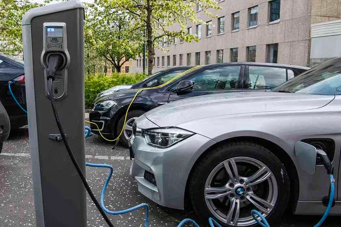 Importación de vehículos híbridos y eléctricos se dispara 396 % a mayo Importación de vehículos híbridos y eléctricos se dispara 396 % a mayo