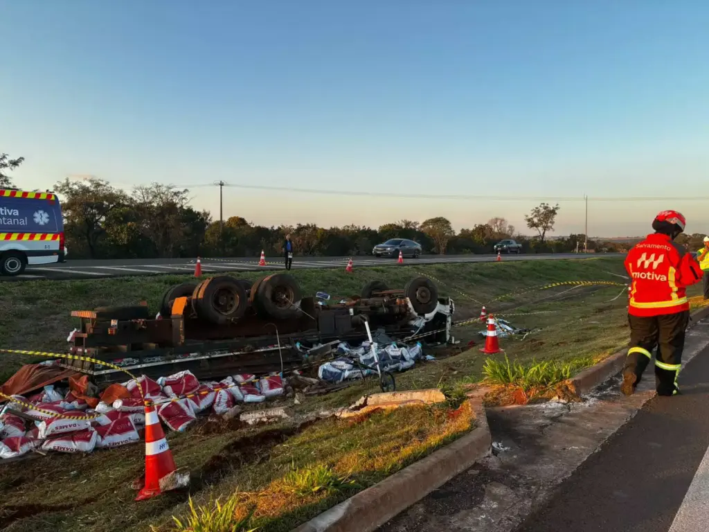 Motociclista morre ao bater em traseira de Toro na BR-163; 2ª vítima do dia Motociclista morre ao bater em traseira de Toro na BR-163; 2ª vítima do dia