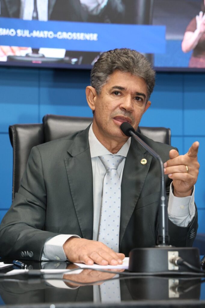 Sessão solene reconhece força do cooperativismo, setor que responde por 10% do PIB de MS Sessão solene reconhece força do cooperativismo, setor que responde por 10% do PIB de MS