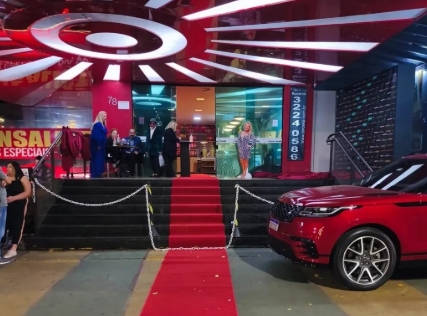 Muito luxo e glamour marcaram o Japan Tower Personalité