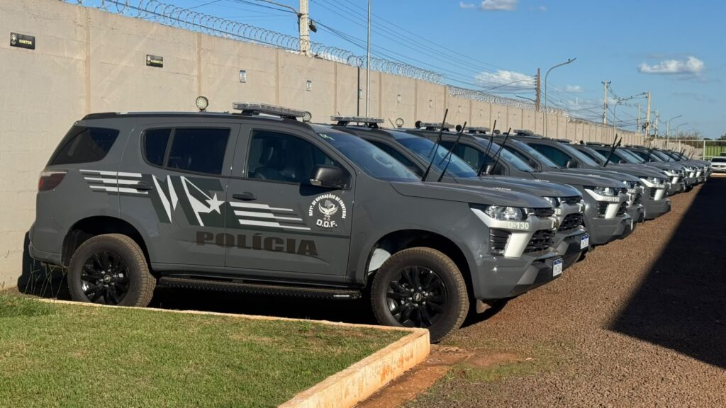 DOF recebe 27 novas viaturas para reforçar policiamento na fronteira DOF recebe 27 novas viaturas para reforçar policiamento na fronteira