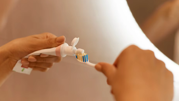 Cuidado bucal infantil: prevenir la caries en niños desde que aparece el primer diente