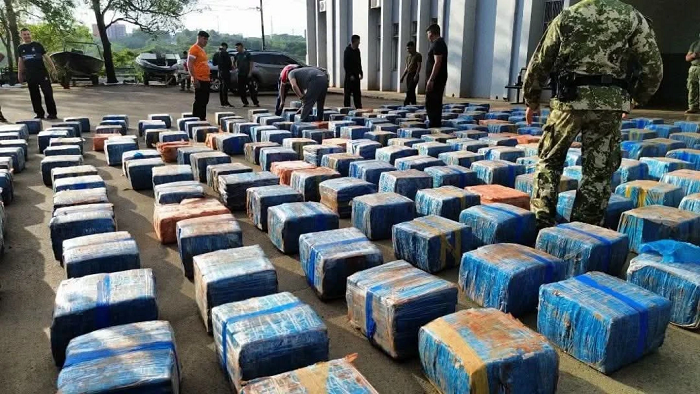 Trasladan a Ciudad del Este casi siete toneladas de marihuana halladas a puerto clandestino Trasladan a Ciudad del Este casi siete toneladas de marihuana halladas a puerto clandestino